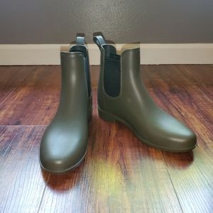 Rain boots